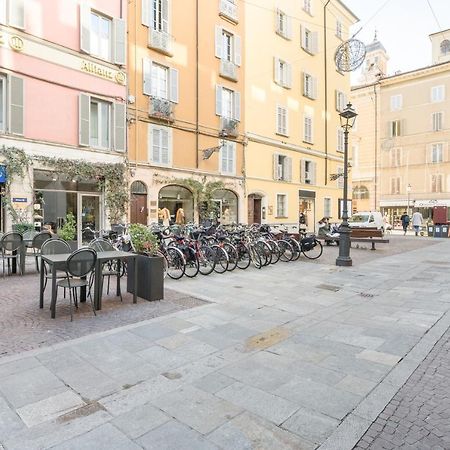 Raffinato Apt Vicino A Piazza Garibaldi X5 Parma Luaran gambar