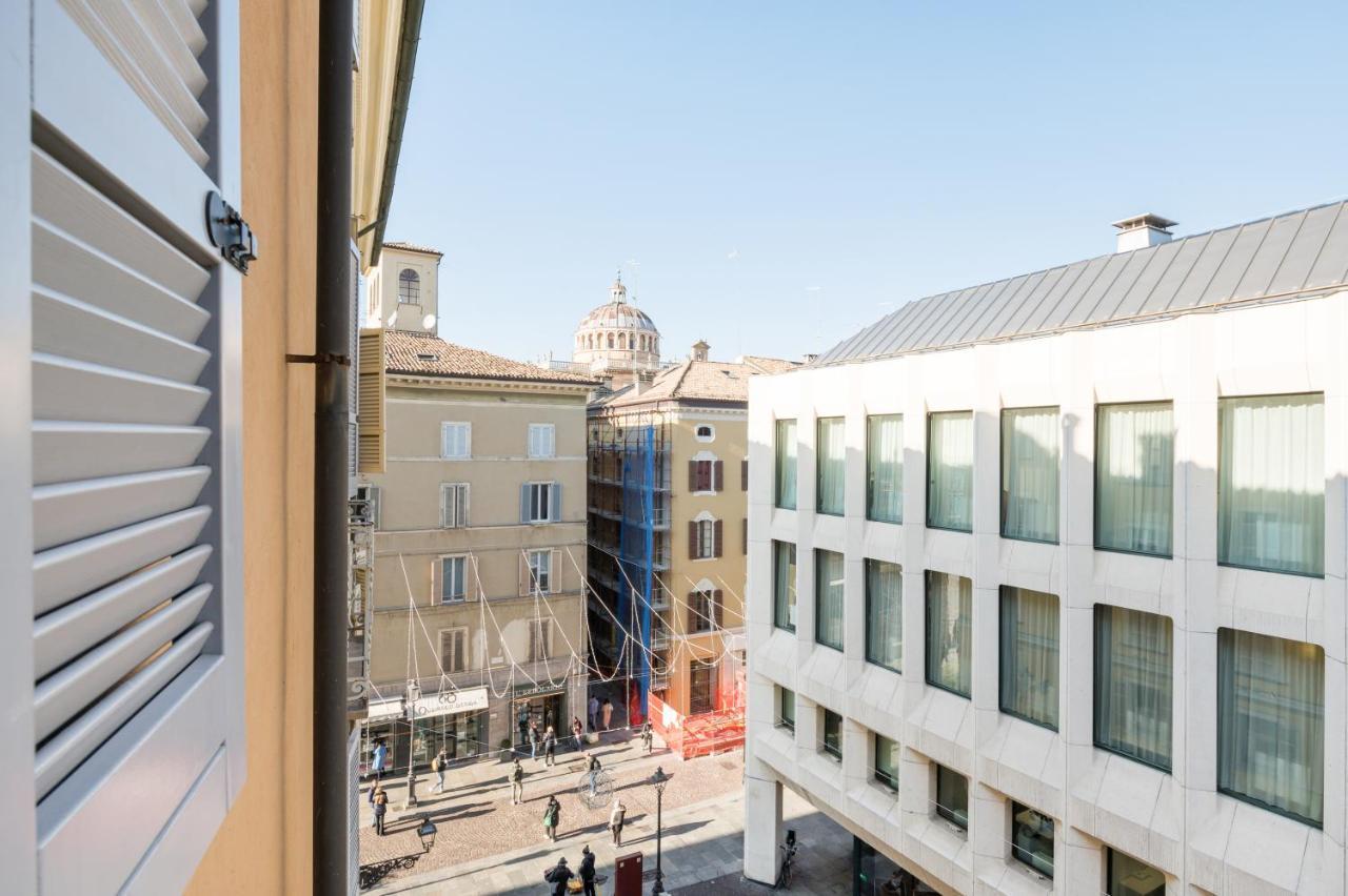 Raffinato Apt Vicino A Piazza Garibaldi X5 Parma Luaran gambar